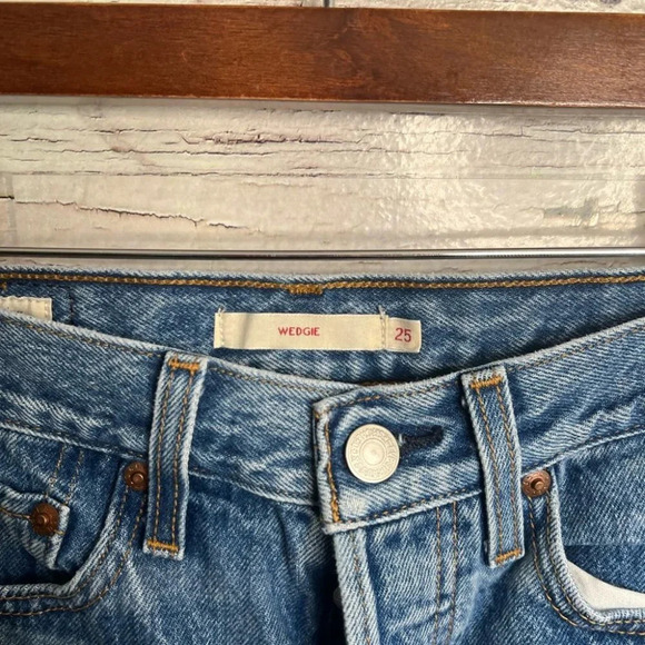 Levi’s wedgie size 25 blue denim high rise jeans - Picture 5 of 8